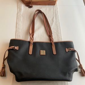 Dooney & Bourke Pebble black tote. Used. Smoke free. Pet free home.